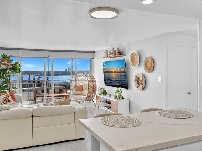 Foto del edificio - 18021 Biscayne Blvd