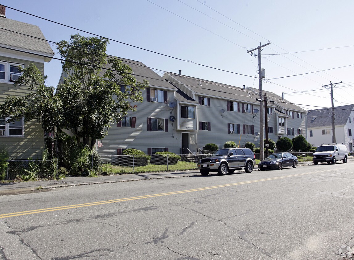 861 Milddlesex St - 861-871 Middlesex St
