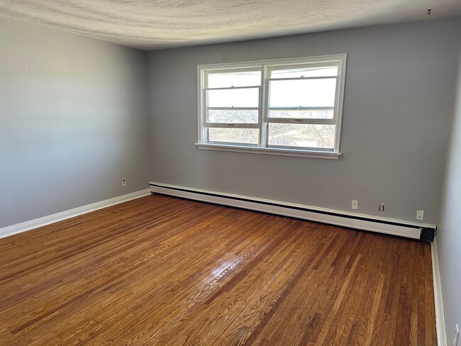 Photo du bâtiment - ** 1 MONTH RENT FREE** CHARMING 2-BEDROOM ...