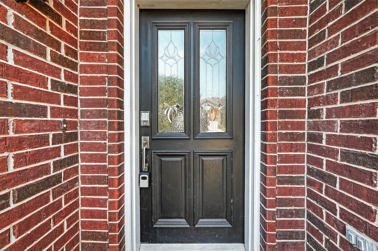 Foto principal - 18519 Bare Meadow Ln