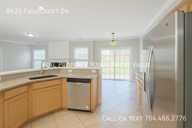 Foto del edificio - 8625 Fieldcroft Dr