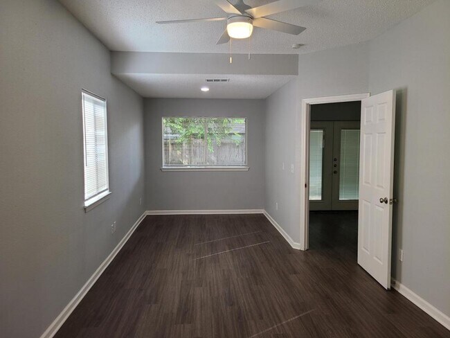 Foto del edificio - 12302 Dapple Ln