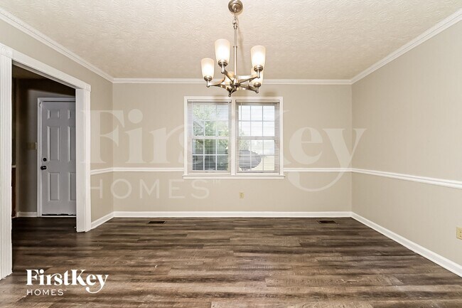 Foto del edificio - 215 Brooks Dr