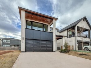 Building Photo - 2544 NW 130th St