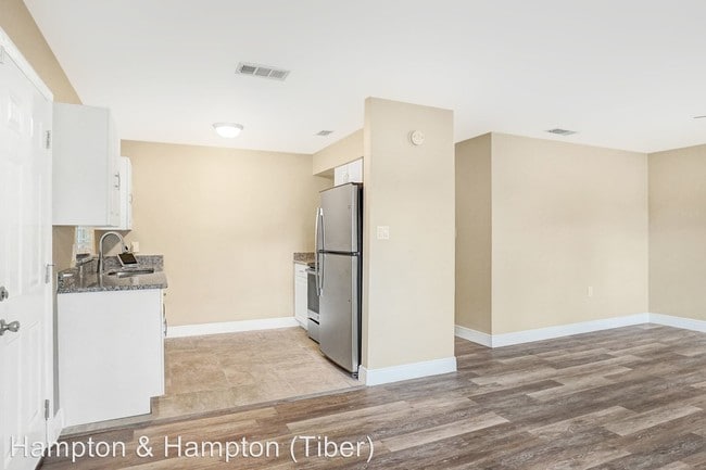 Building Photo - 3 br, 1.5 bath House - 4827 ELESE ST