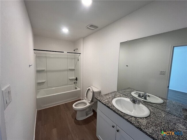 Foto del edificio - 10646 Vinateros Dr