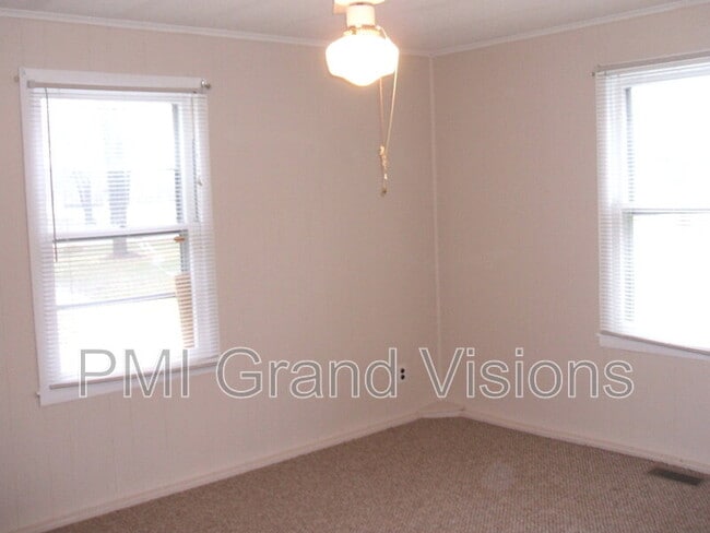 Building Photo - 3519 Welles St