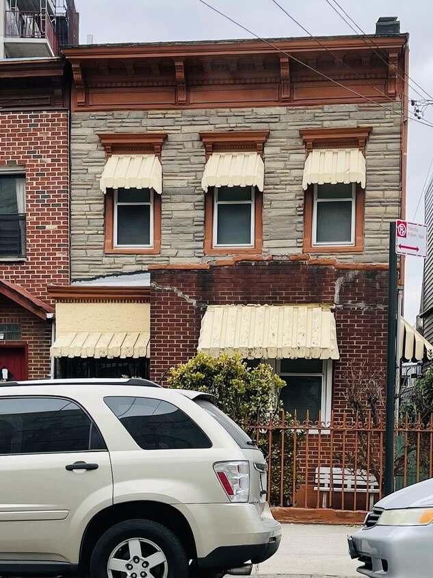 3109 37th Ave Unit 2, Queens, NY 11101 Room for Rent in Queens, NY