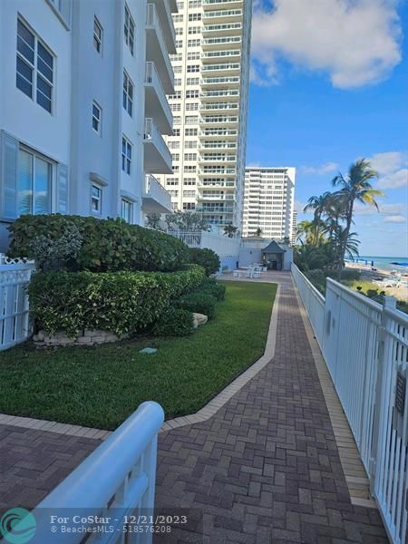 Building Photo - 3850 Galt Ocean Dr