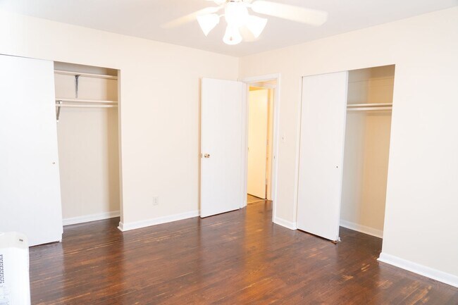 Foto del edificio - 114 Stratford Ct