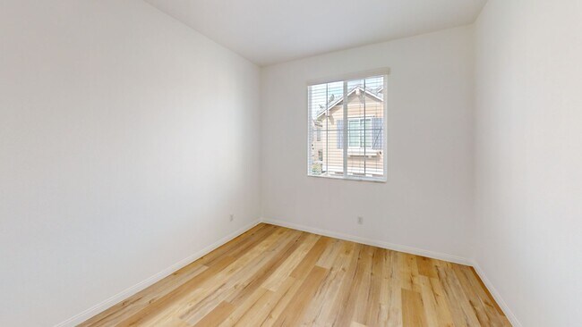 Foto del edificio - Available Now: Cozy 4 Bedroom 2.5 Bath Home in Rancho Cucamonga.