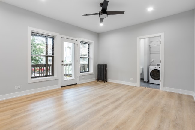 Building Photo - 1239 W Morse Ave