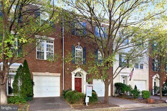 Building Photo - 5054 Grimm Dr