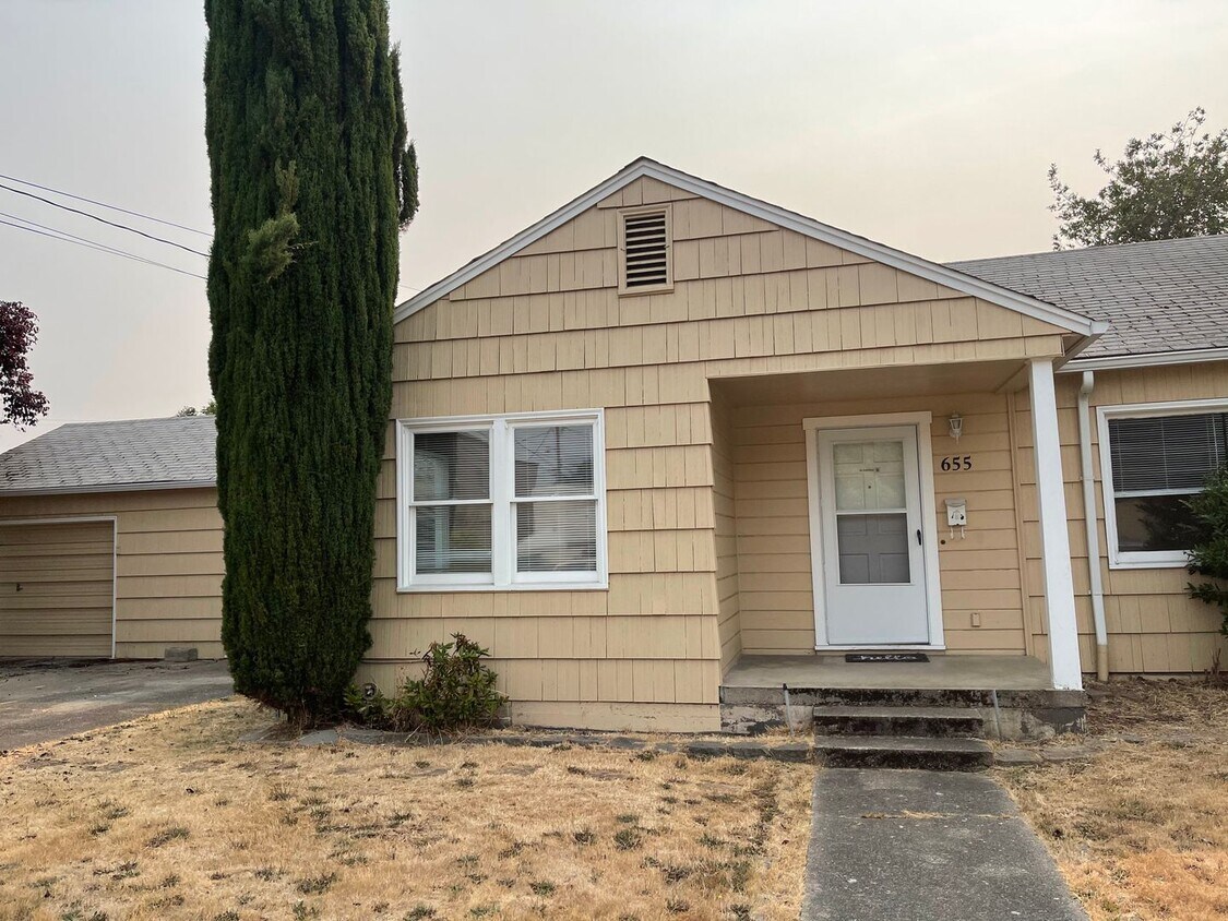 655 W Fairhaven St, Roseburg, OR 97471 House Rental in Roseburg, OR