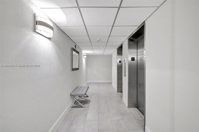 Foto del edificio - 2715 N Ocean Blvd
