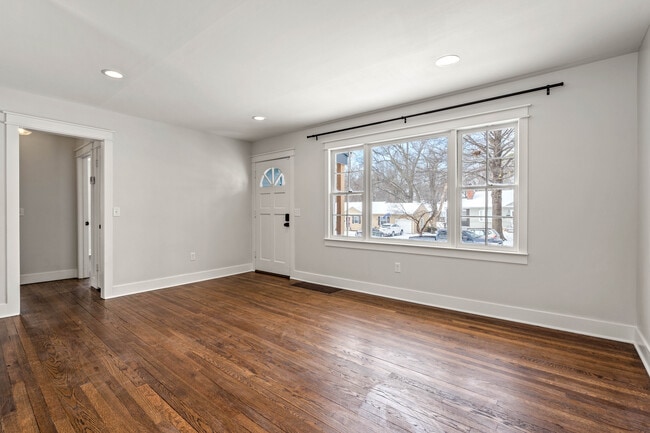 Building Photo - 5527 Linden St