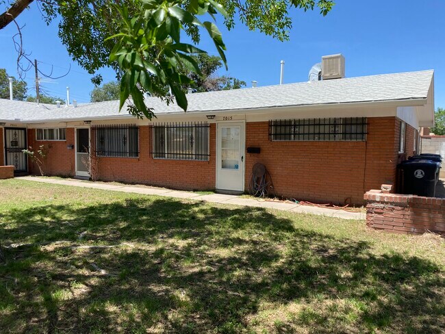 Foto del edificio - 7015 Trumbull Ave SE