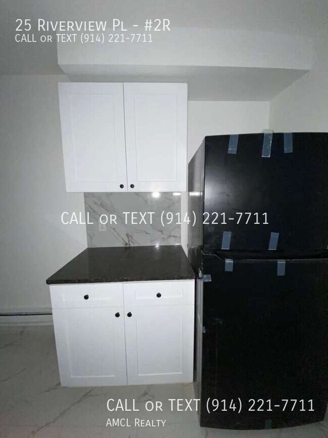 Building Photo - 25 Riverview Pl