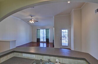Building Photo - 6607 Lake Woodlands Dr