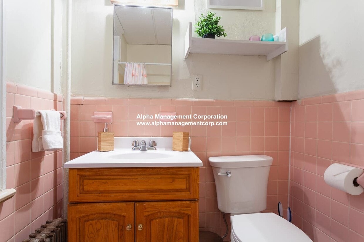 Foto principal - 1247 Beacon St