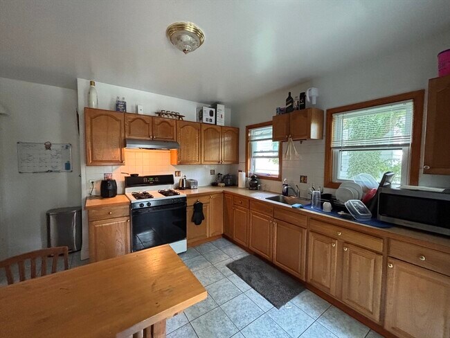 Foto del edificio - 9 Greylock Rd