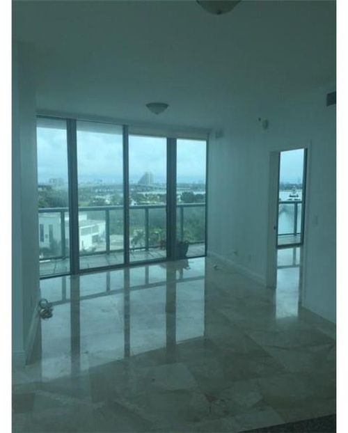 Building Photo - 888 Biscayne Blvd