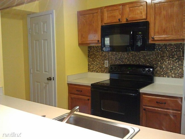 Building Photo - 9700 Lake Point Ct