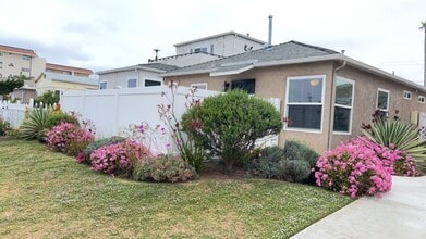 Building Photo - 4836 Pescadero Ave