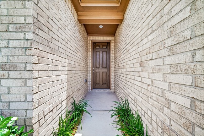 Building Photo - 12602 Blue Jay Dr