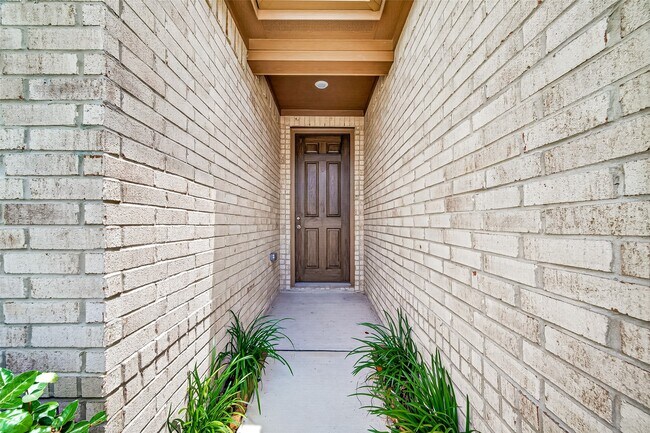 Foto del edificio - 12602 Blue Jay Dr