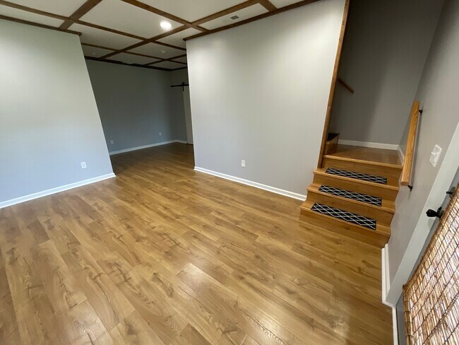 Building Photo - 338 Brookhaven Dr