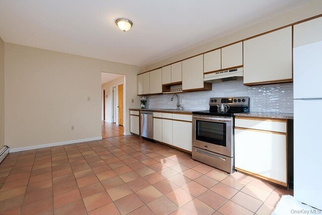 Foto del edificio - 132 Woodland Dr