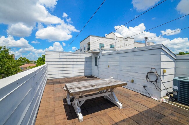Building Photo - 4708 Crawford St
