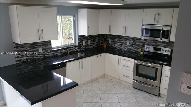 Building Photo - 7928 NW 190th Ln