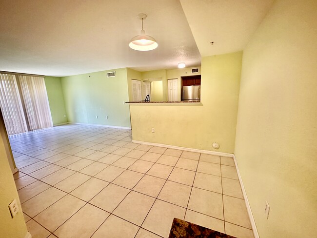 Foto del edificio - 13800 NE 3rd Ct