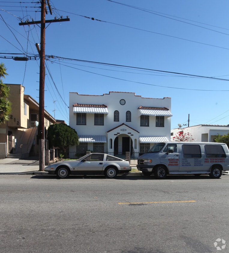 Building Photo - 1206 N Edgemont St