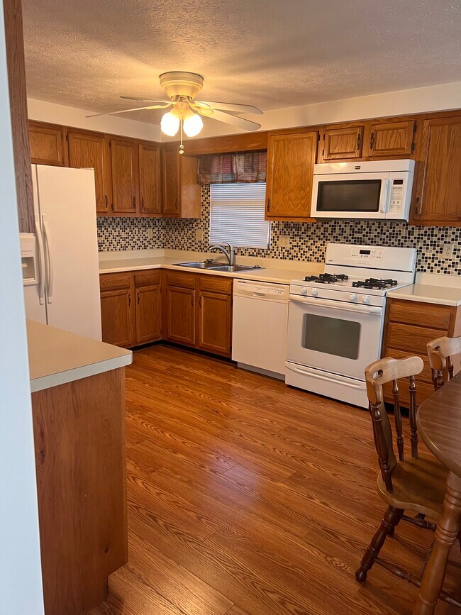 Kitchen - 118 W Olive St
