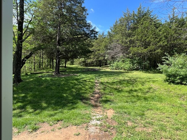 Foto del edificio - 3 bed, 2 bath, 2 car garage Home on 5 Acres