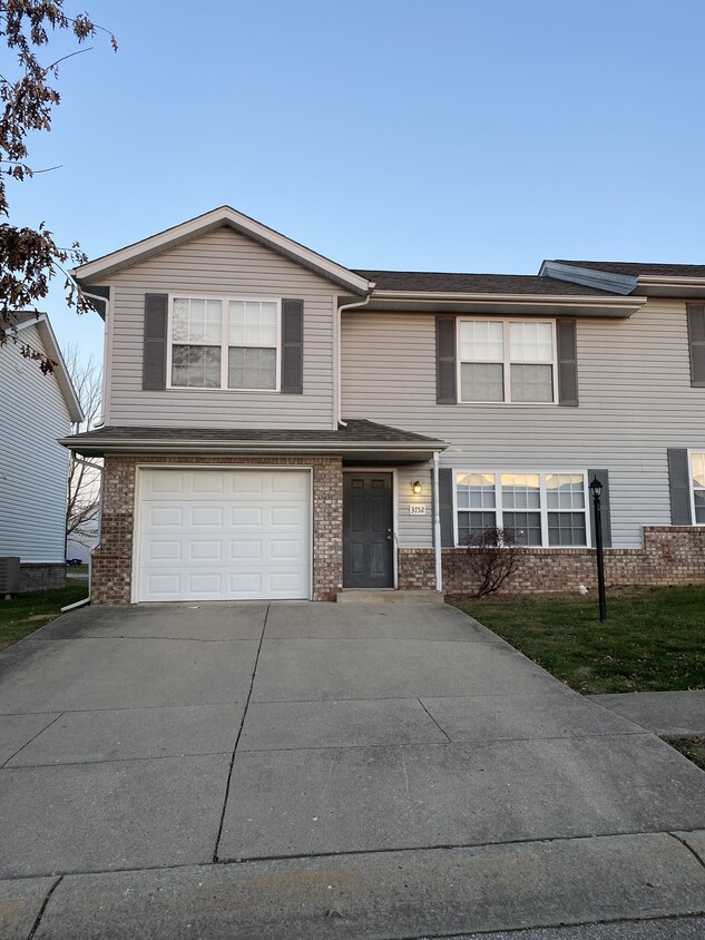 3752 S Cramer Cir, Bloomington, IN 47403 Townhome Rentals in