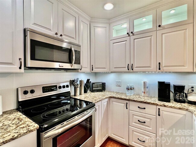 Foto del edificio - 1323 Queens Rd
