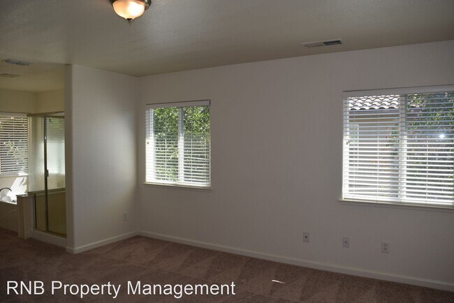 Building Photo - 3 br, 2.5 bath House - 17 Seatuck Court