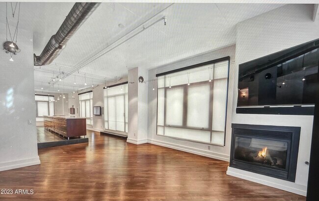 Foto del edificio - 7301 E 3rd Ave