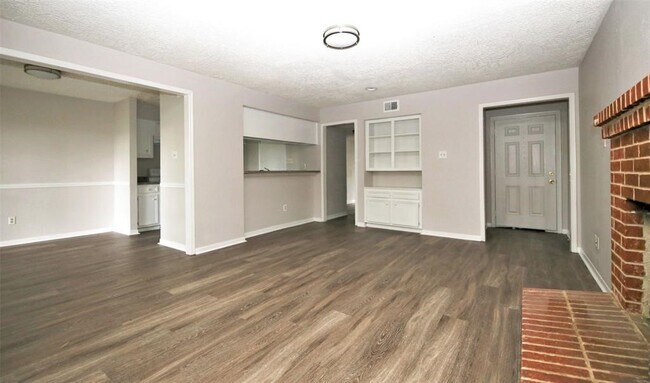 Foto del edificio - 13611 Ravensway Dr