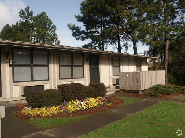 Primary Photo - Amhurst Apartments