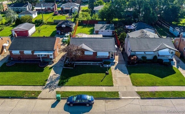 Building Photo - 528 Cardwell St