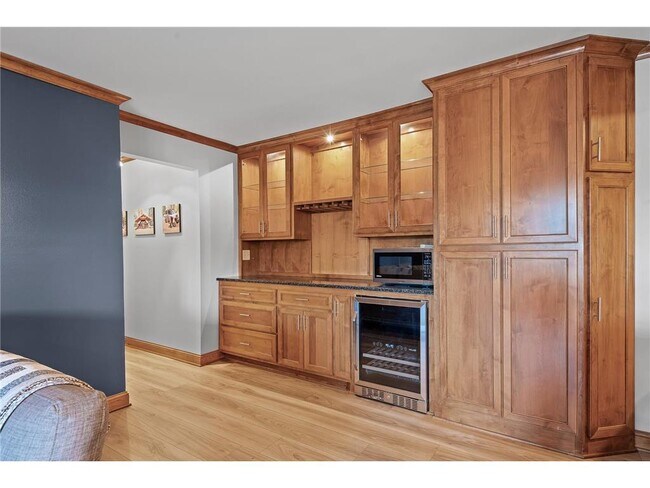 Foto del edificio - 4424 Cedar Lake Rd