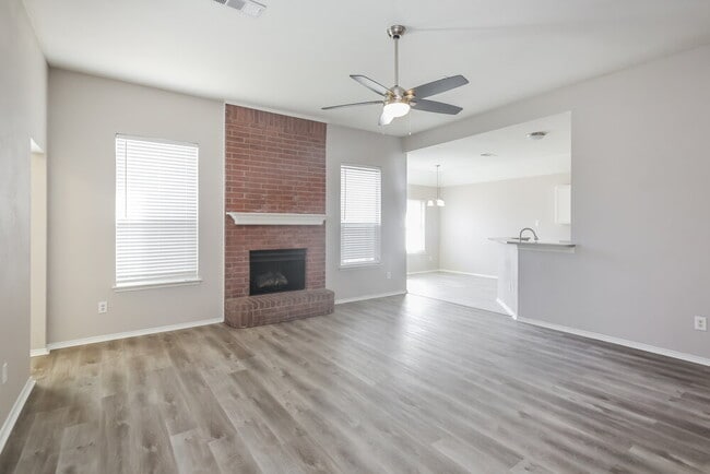 Foto del edificio - 828 Passive Dr