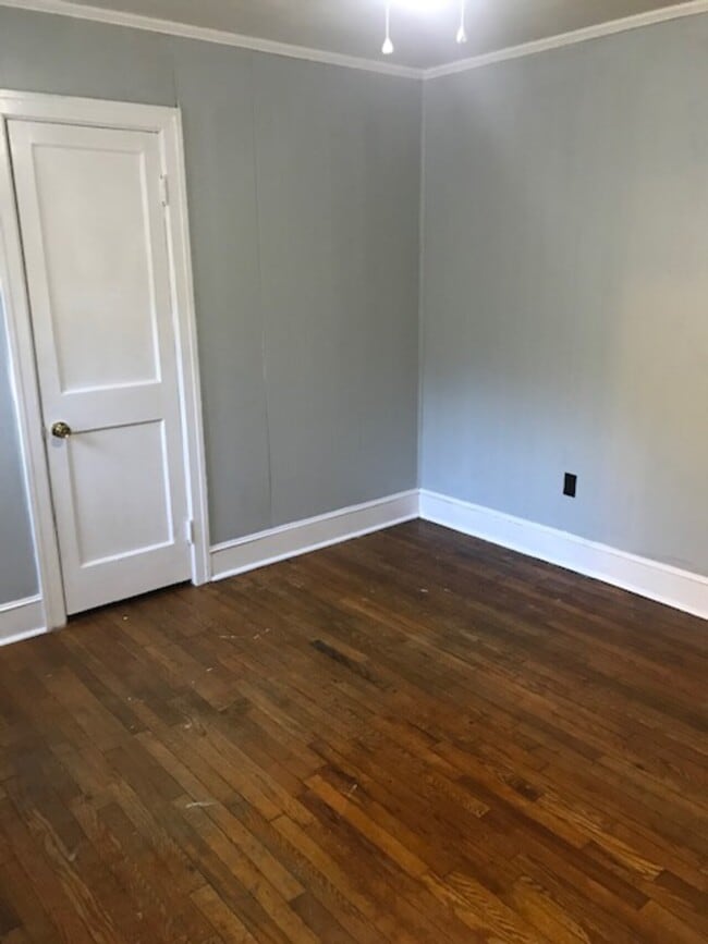 Building Photo - 812/814 W Rankin Ave