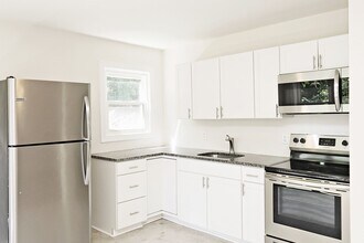 Building Photo - 616 Rockcreek Rd