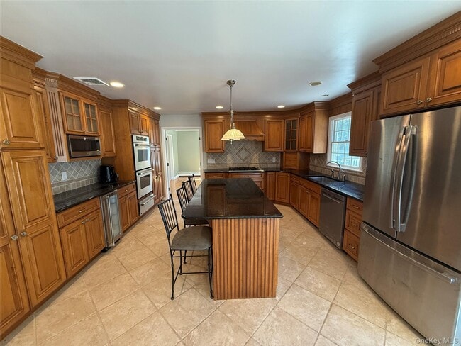 Building Photo - 29 Eastview Dr